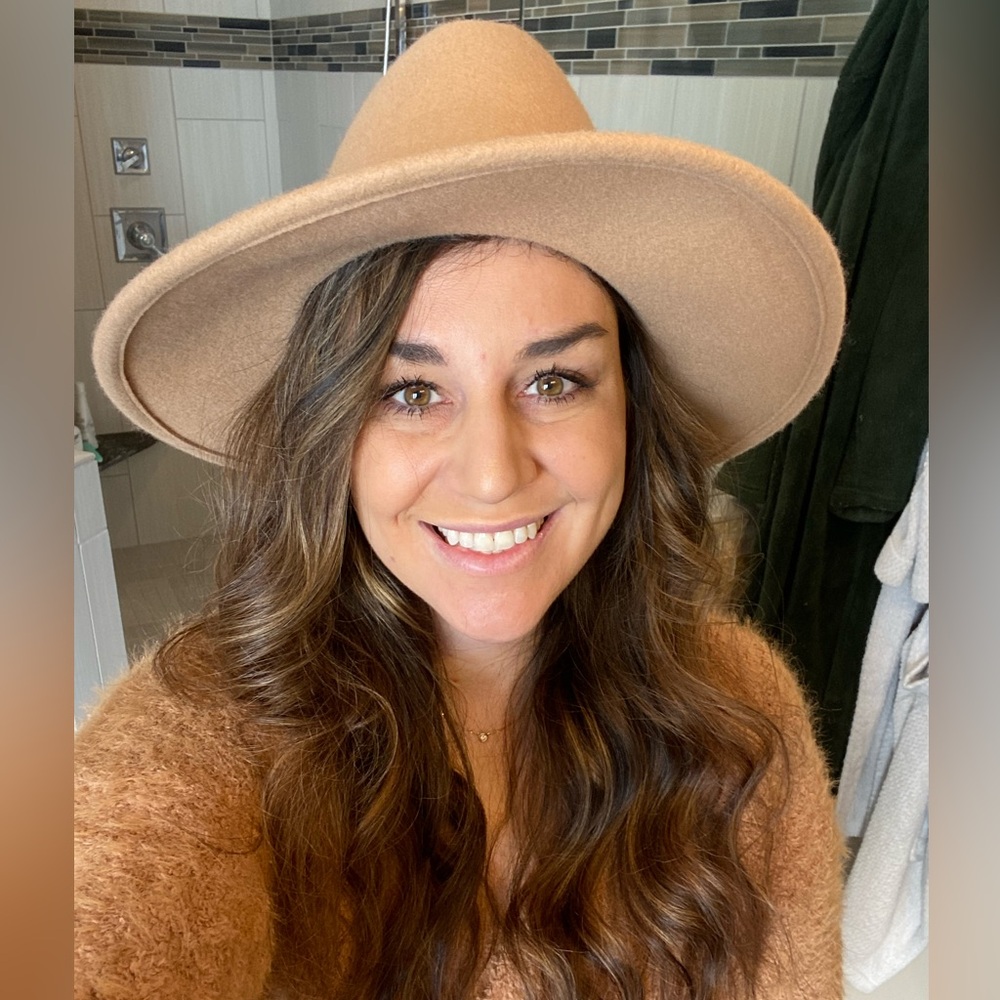 Meet your Posher, Marena
